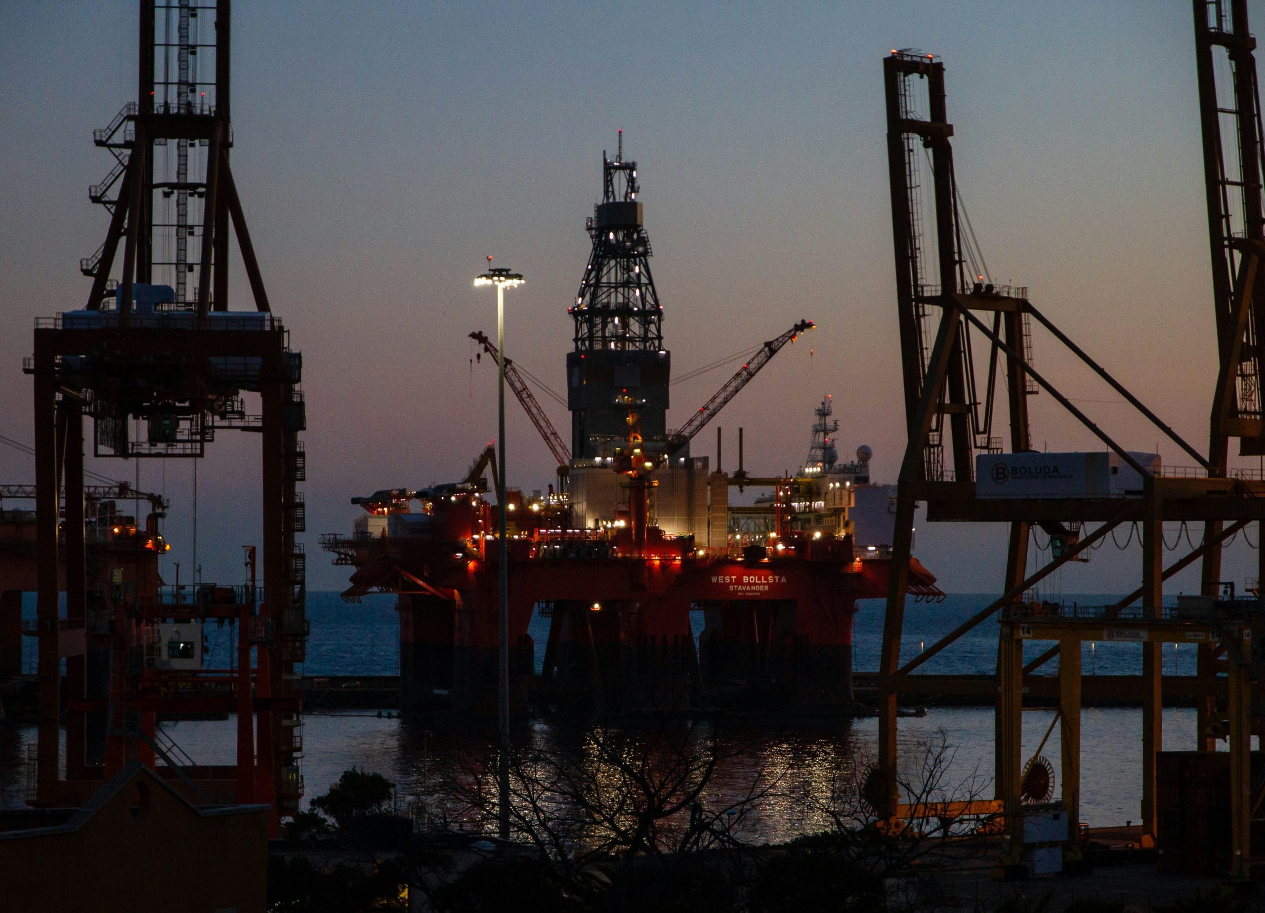 EIA Crude Oil Stocks Change: February 25 Forecast and Market Implications