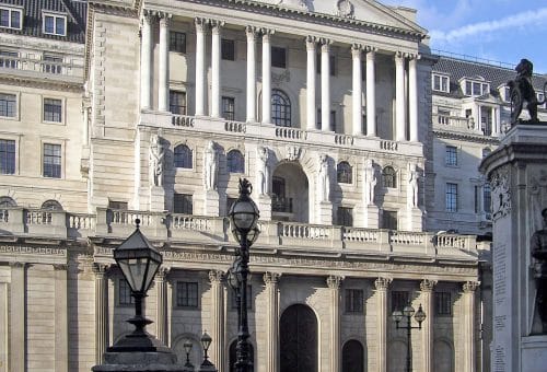 Bank of England Holds Rates at 3.75% as Inflation Risks Rise, Pound Faces Market Pressure