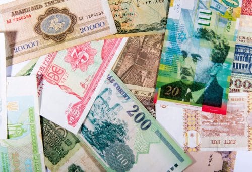 Asian Forex Outlook: Dollar Strength Pressures Yen and Regional Currencies